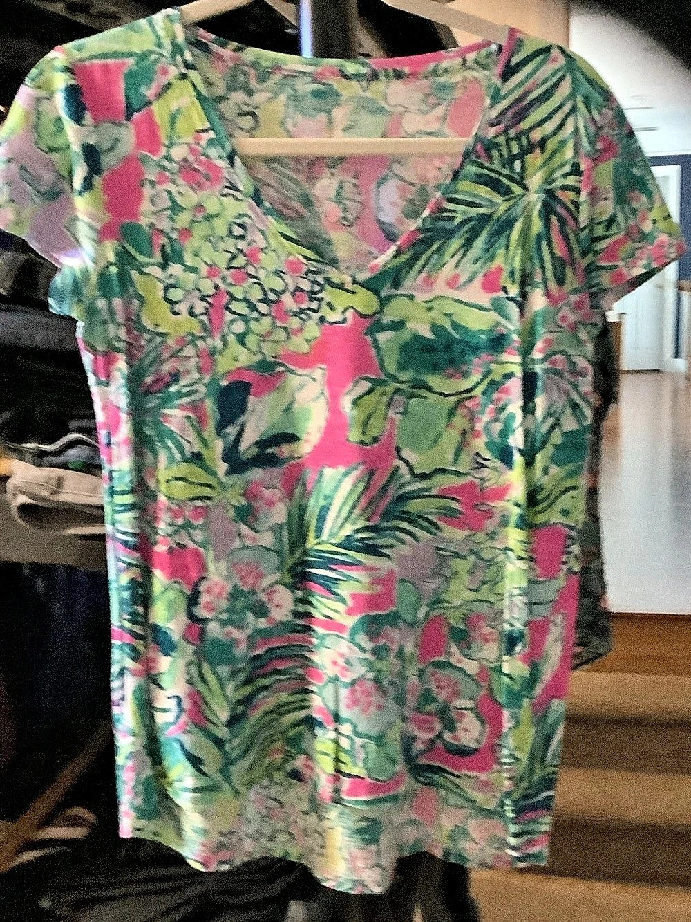 Lilly Pulitzer Etta V-Neck Top Floral Pink & Green Size Small